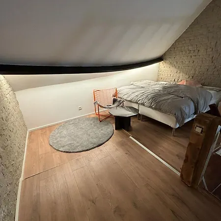 Modern 2-Bedroom Getaway In The Heart Of Ghent Gent