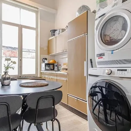 Modern 2-Bedroom Getaway In The Heart Of Ghent