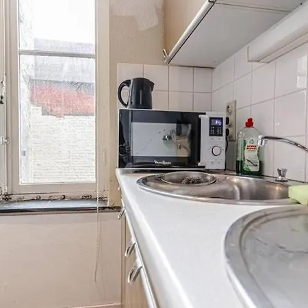 Modern 2-Bedroom Getaway In The Heart Of Ghent Gent